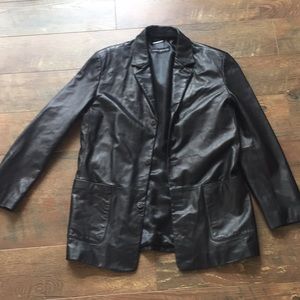 Black 100% leather men’s jacket. Perfect gift! 💙